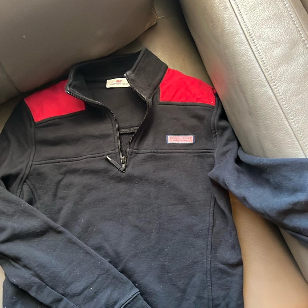 Vineyard Vines pullover size XS